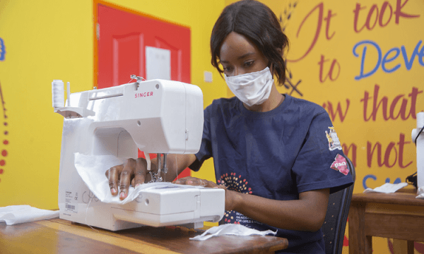 SINGER Domestic Sewing Machine