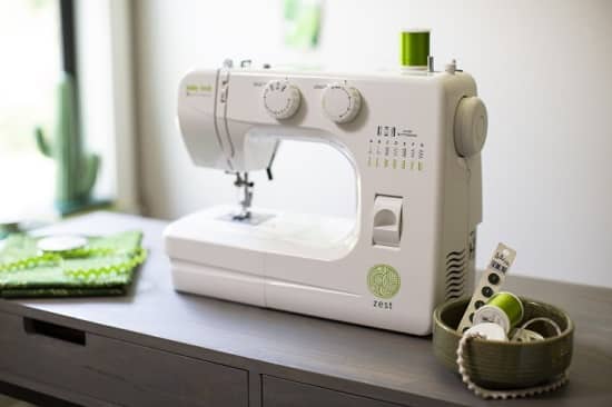 Baby Lock Zest Sewing Machine