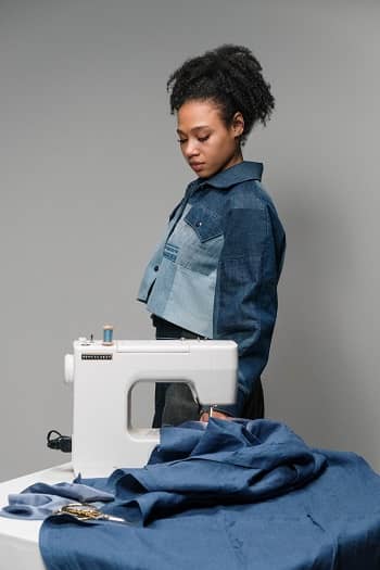 Choosing the Best Sewing Machine In Canada