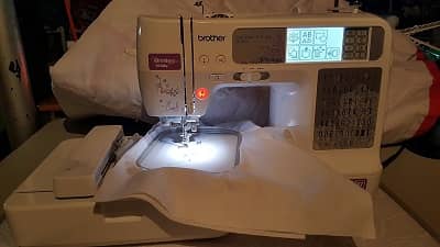Brother SE400 Combination Computerized Sewing and 4x4 Embroidery Machine